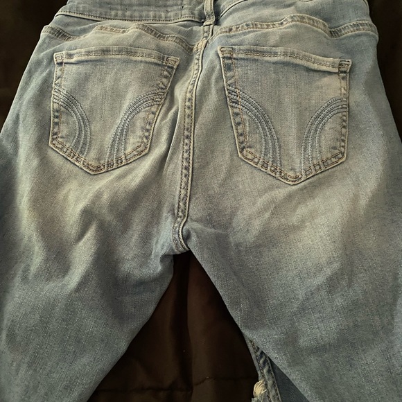 Holister Womens Distressed Jeans | 5 R - Picture 2 of 5